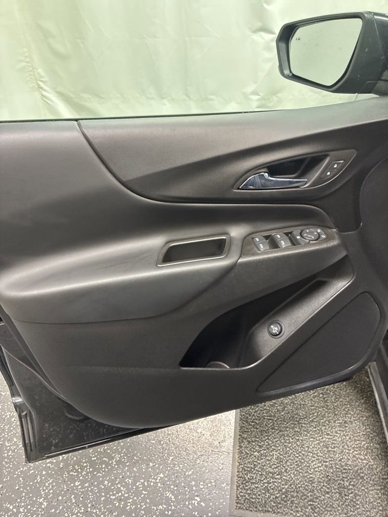 Used 2022 Chevrolet Equinox LT AWD/4WD image 13