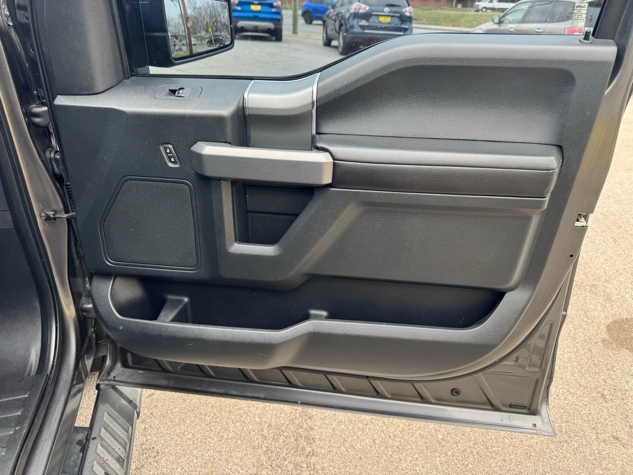 Used 2015 Ford F150 XLT w/ Equipment Group 301A Mid image 23