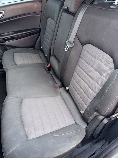 Used 2021 Ford Edge SE image 9