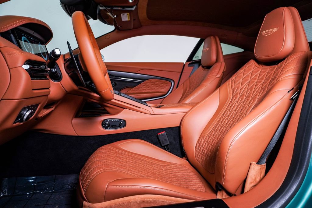 Used 2024 Aston Martin DB12 Coupe image 20