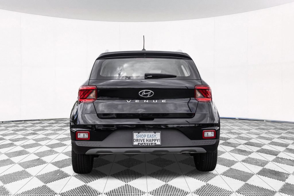 Used 2023 Hyundai Venue SEL w/ Cargo Package FWD image 9