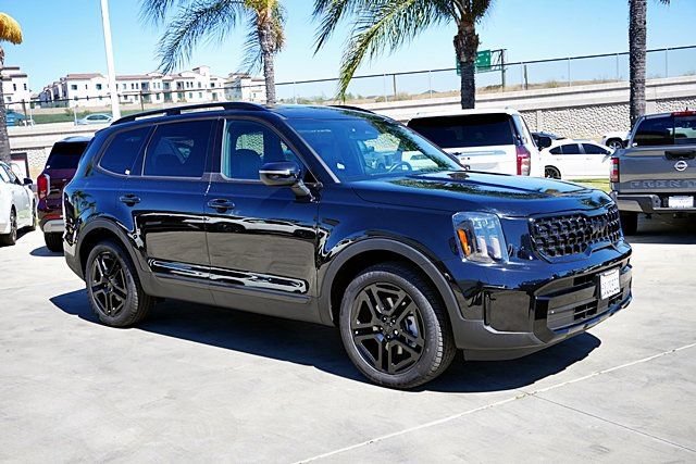 Used 2025 Kia Telluride EX X-Line AWD/4WD image 2