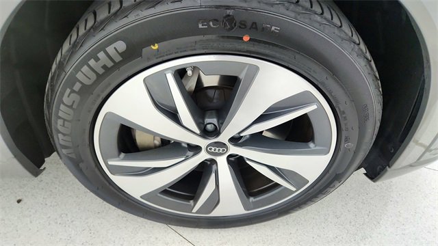 Used 2024 Audi Q8 e-tron Premium image 57