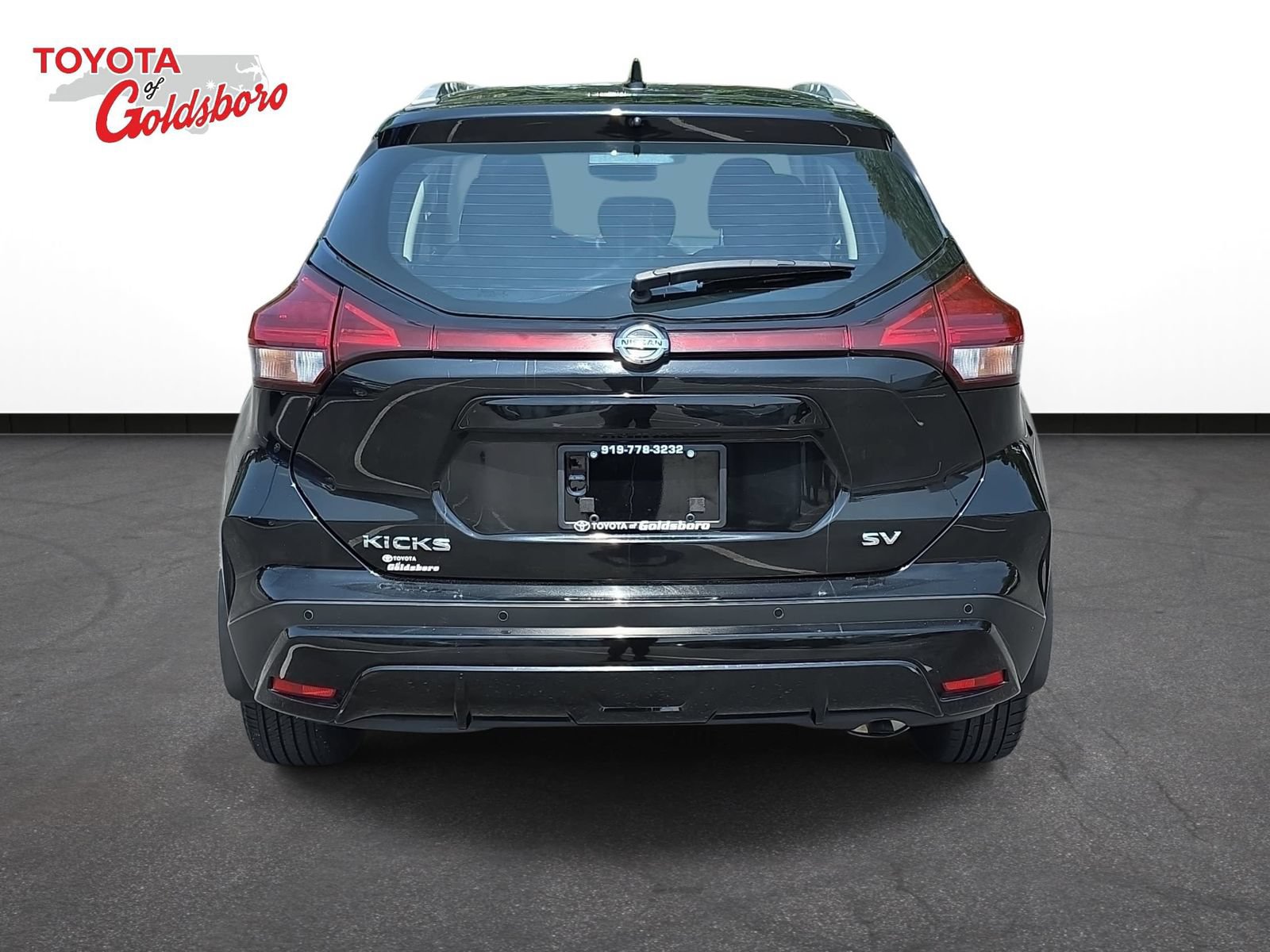 Used 2021 Nissan Kicks SV FWD image 6