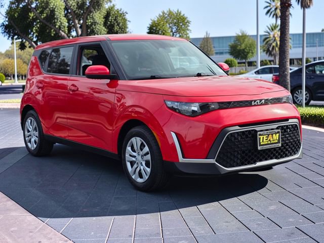 Used 2023 Kia Soul LX image 4