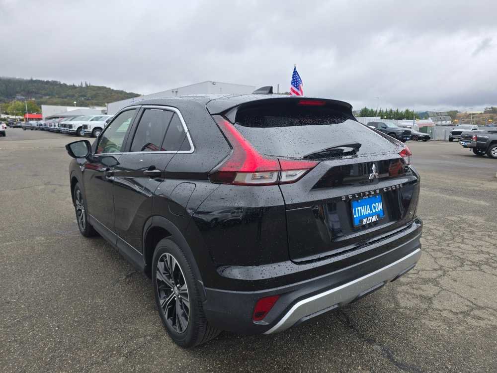 Used 2022 Mitsubishi Eclipse Cross SE image 3