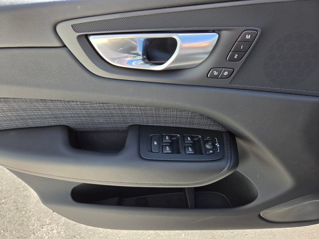 Certified 2024 Volvo XC60 T8 Core AWD/4WD image 24