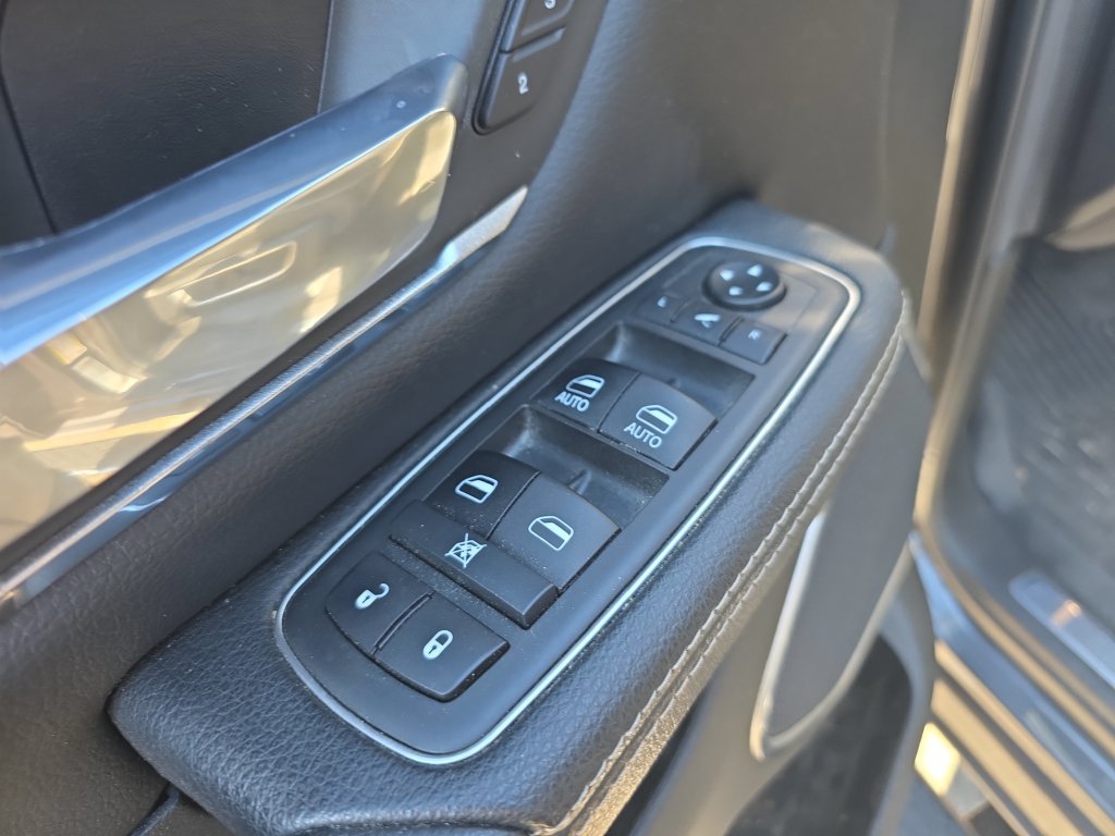 Used 2019 RAM 1500 Laramie AWD/4WD image 21