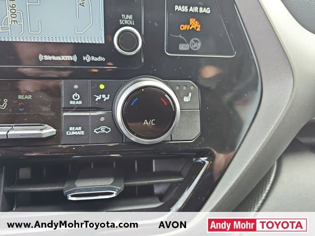 Used 2022 Toyota Highlander XLE image 22