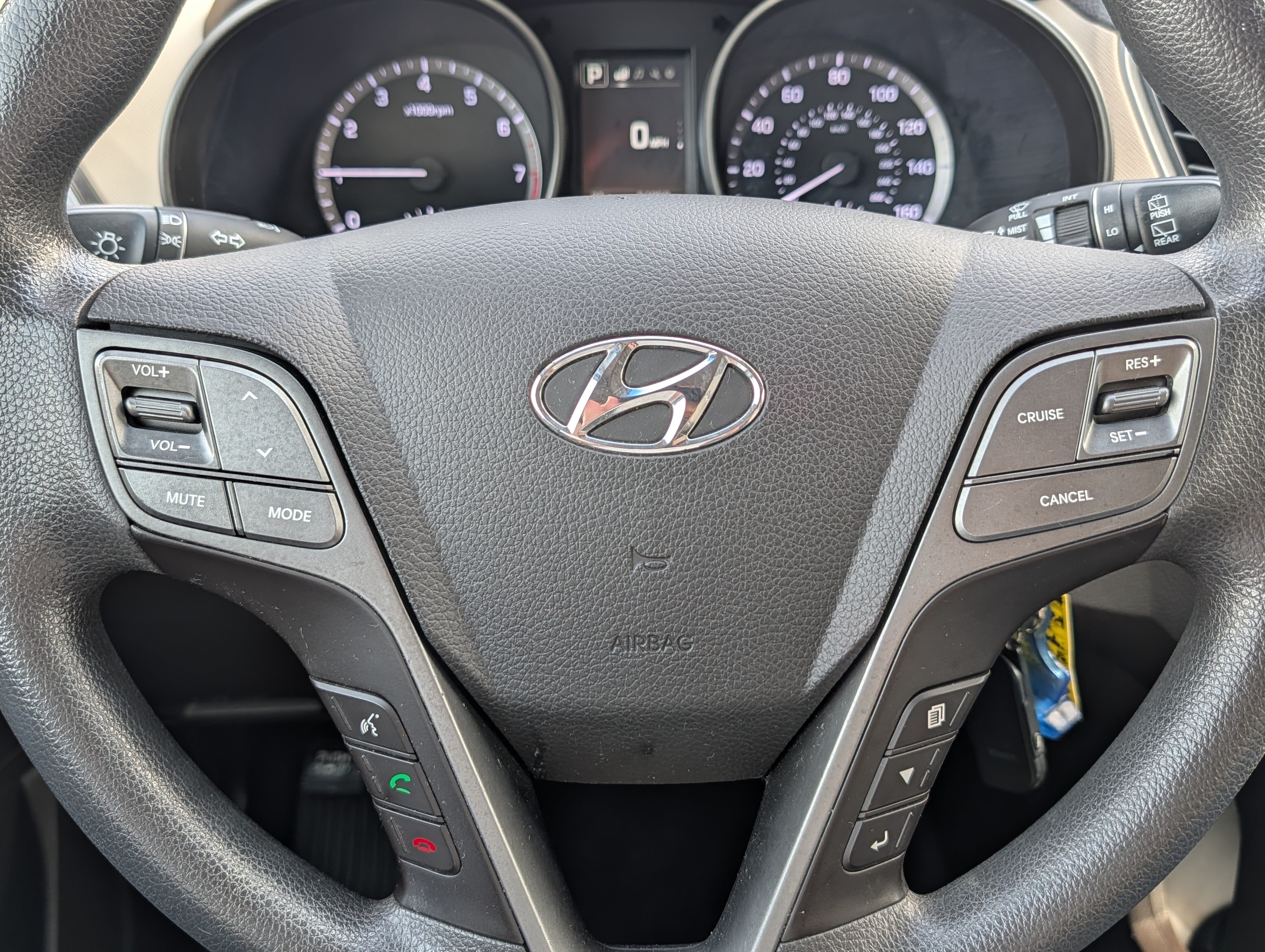 Used 2018 Hyundai Santa Fe SE AWD/4WD image 25