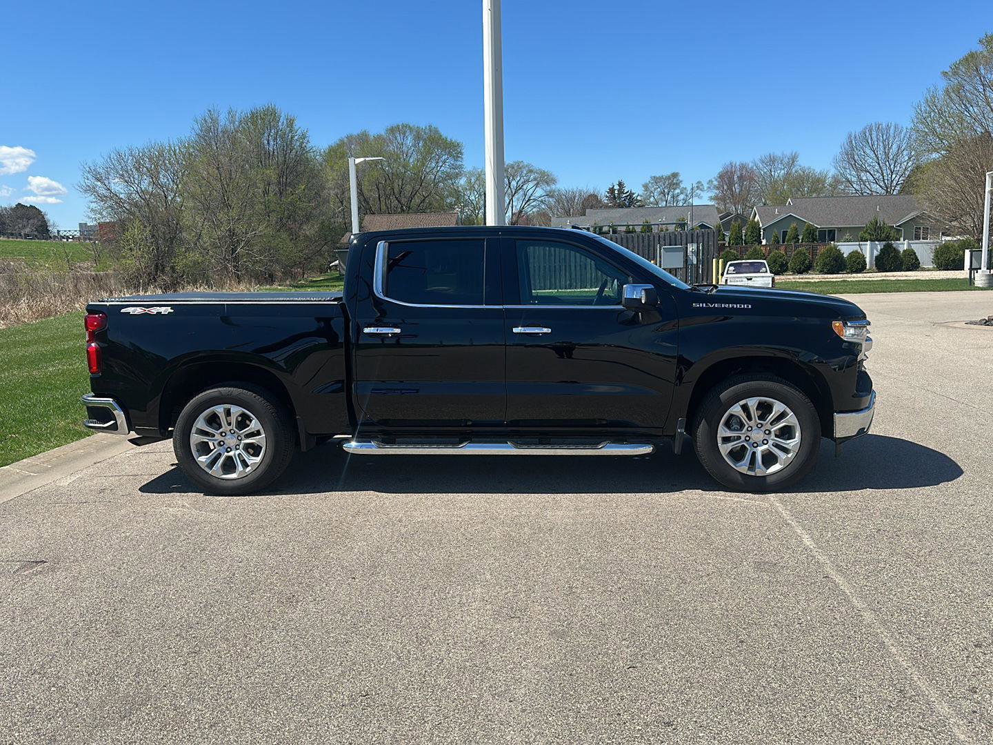Used 2024 Chevrolet Silverado 1500 LTZ w/ LTZ Premium Package image 2