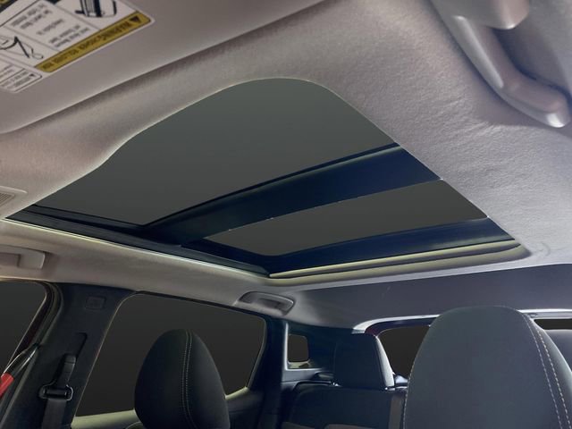 Used 2025 Nissan Kicks SV w/ SV Premium Package image 7