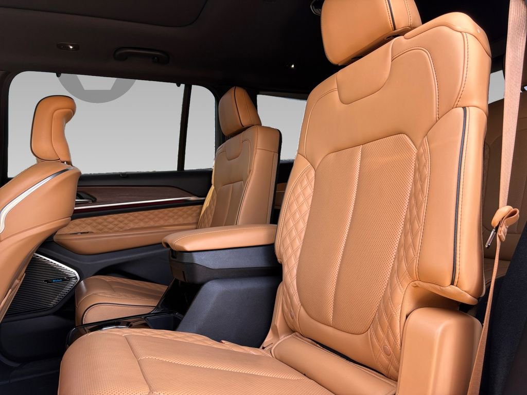 Used 2023 Jeep Grand Cherokee L Summit w/ Advanced Protech Group IV image 10