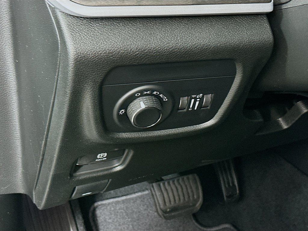 New 2026 Jeep Grand Cherokee Altitude AWD/4WD image 14