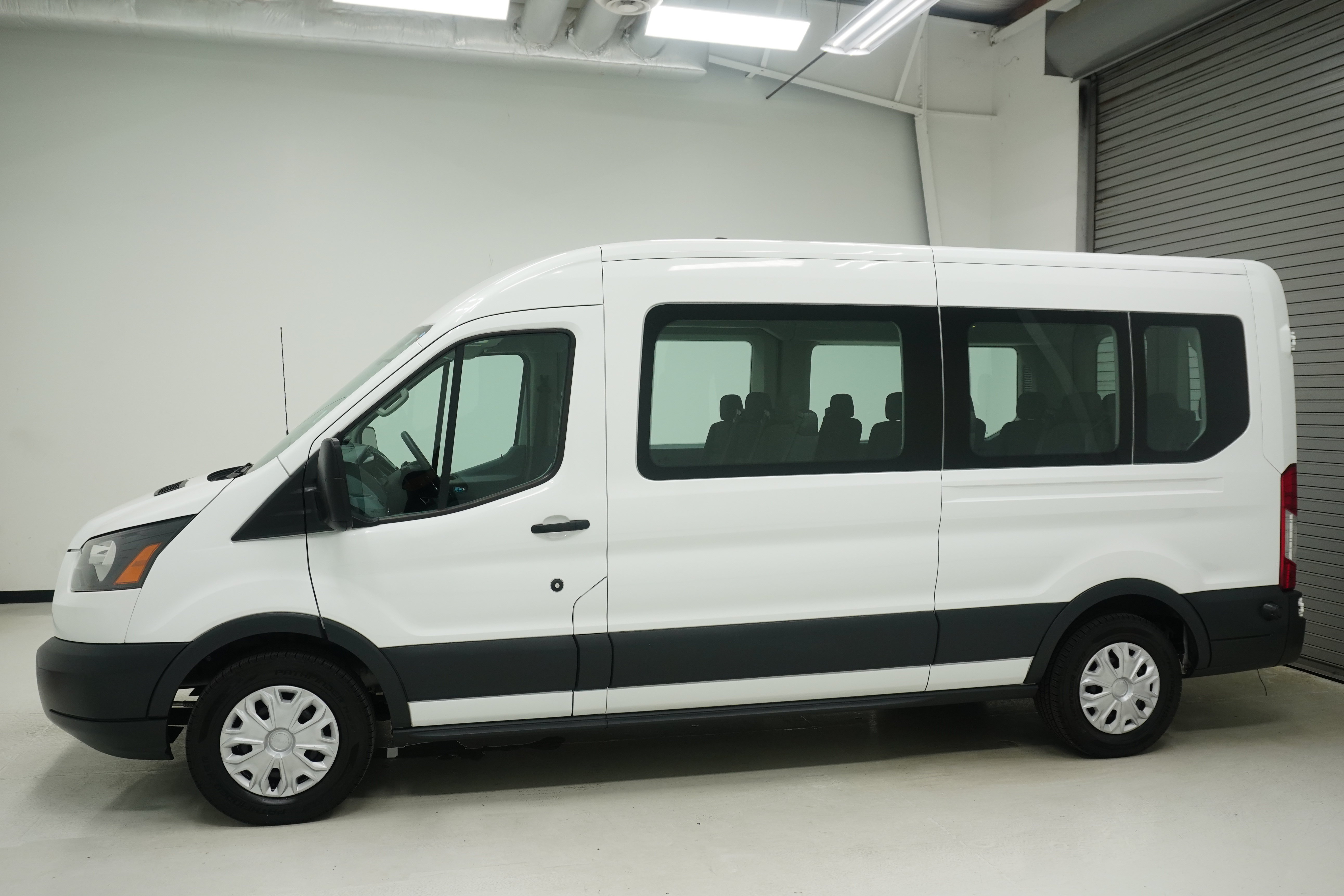 Used 2017 Ford Transit 350 XL RWD image 5