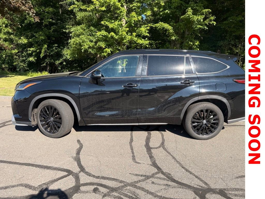 Used 2023 Toyota Highlander XSE FWD image 5