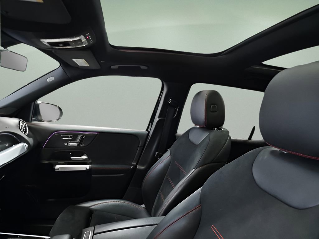 Used 2022 Mercedes-Benz GLB 250 4MATIC w/ AMG Line image 11