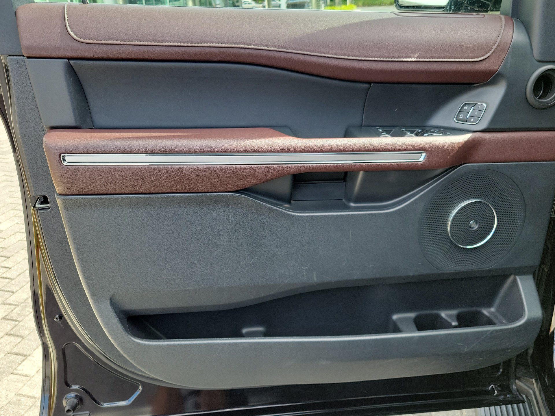 Used 2024 Ford Expedition Limited RWD image 22