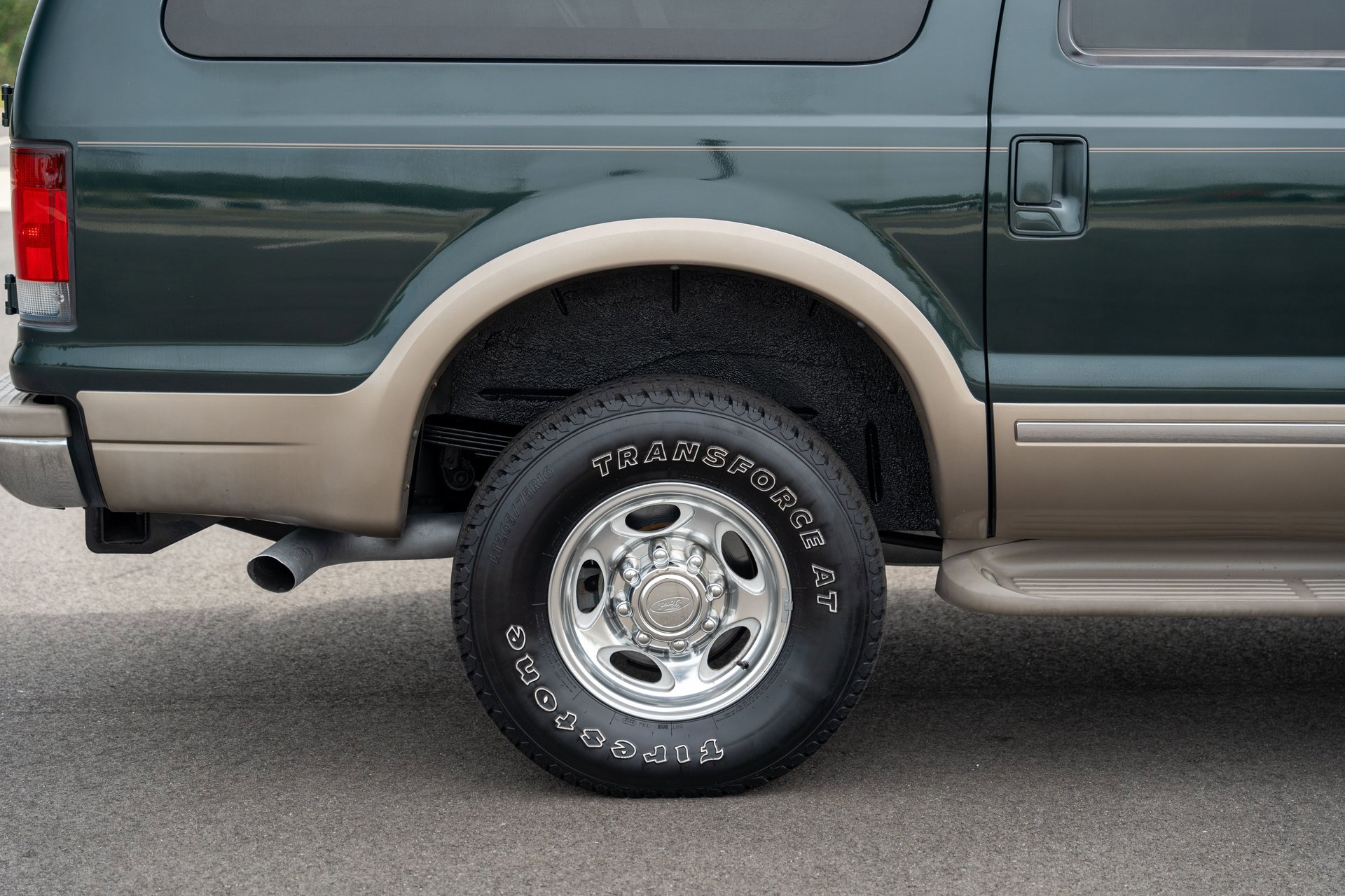 Used 2002 Ford Excursion Limited image 19
