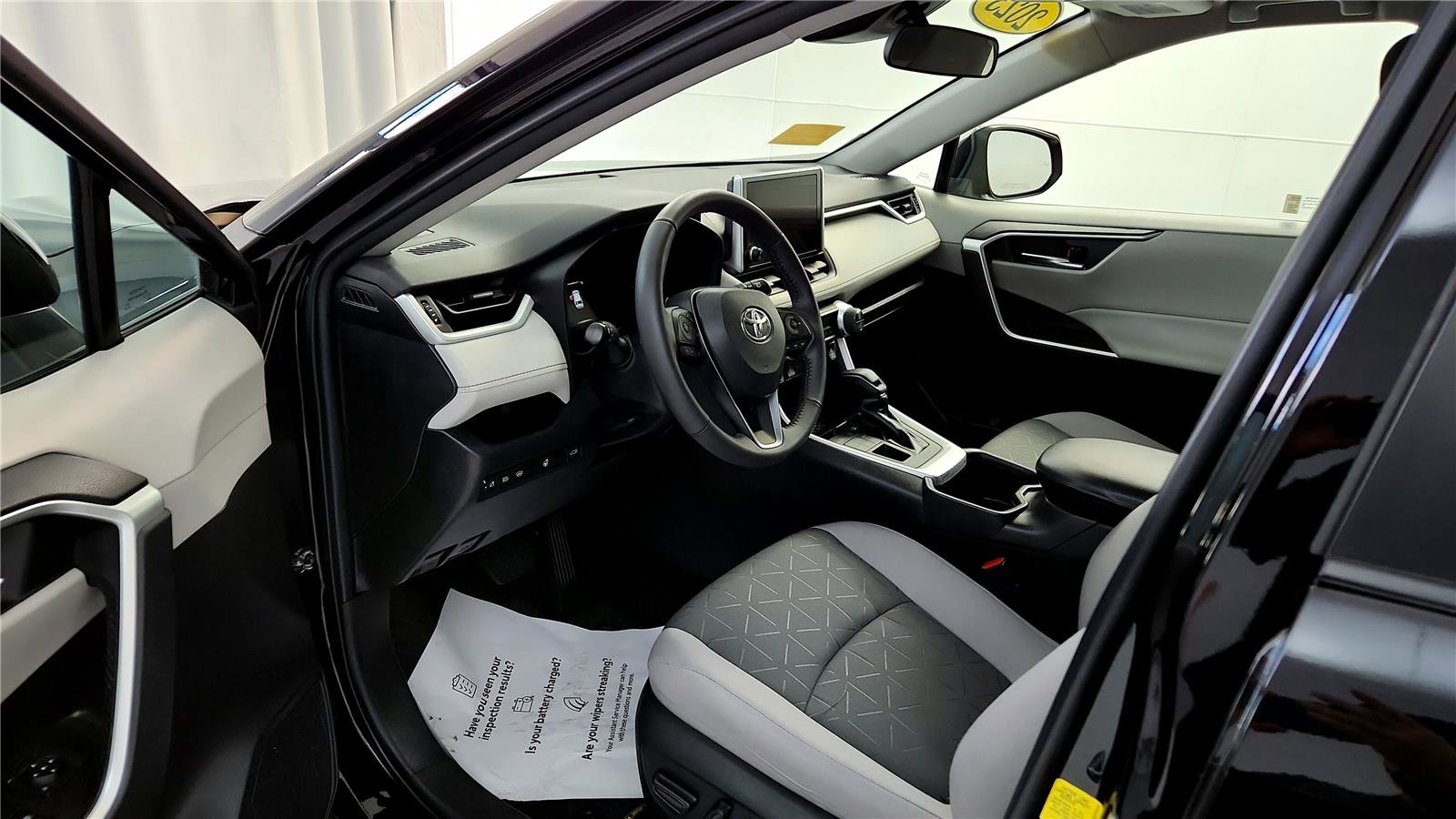 Used 2023 Toyota RAV4 XLE image 13