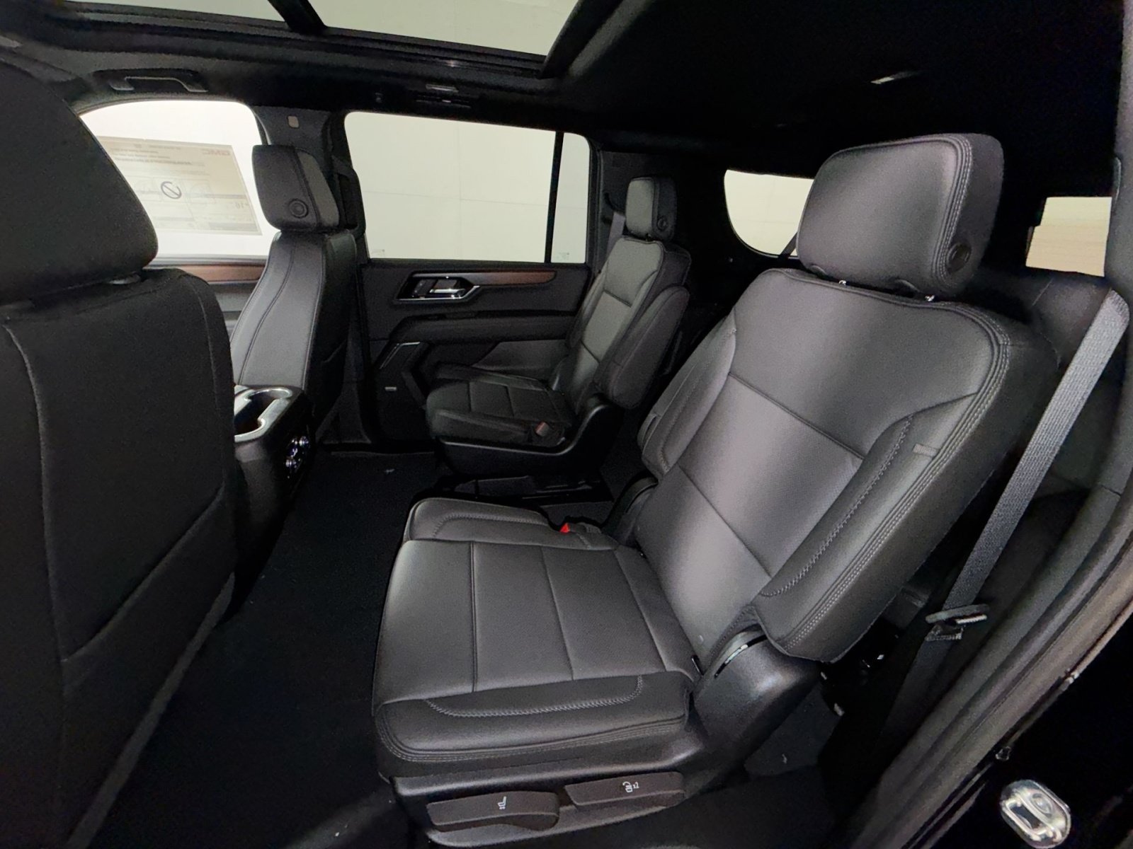 New 2027 GMC Yukon XL Denali w/ Sun & Power Step Package AWD/4WD image 25