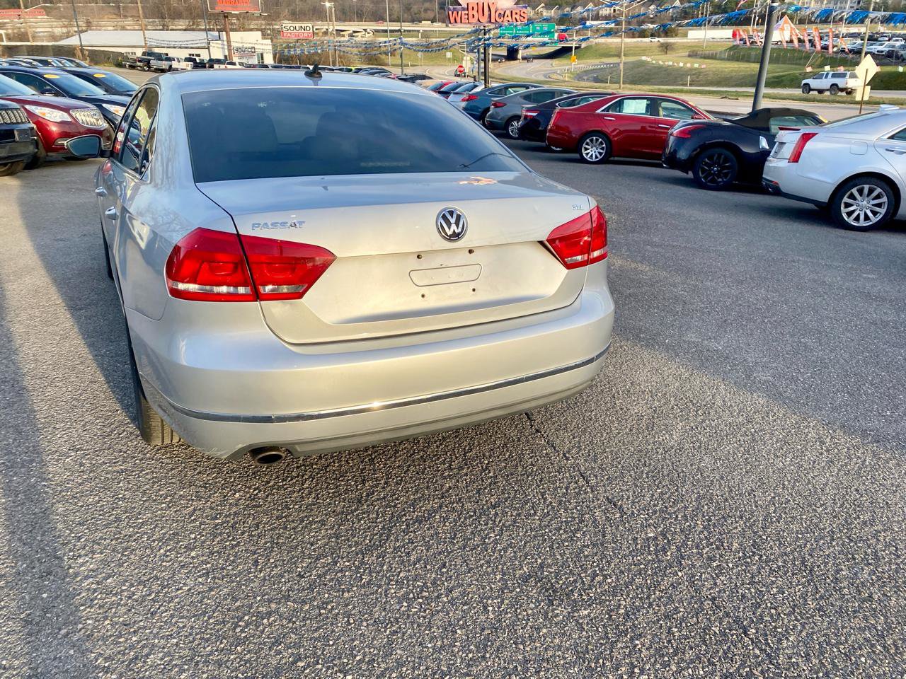 Used 2012 Volkswagen Passat 2.5 SEL FWD image 6