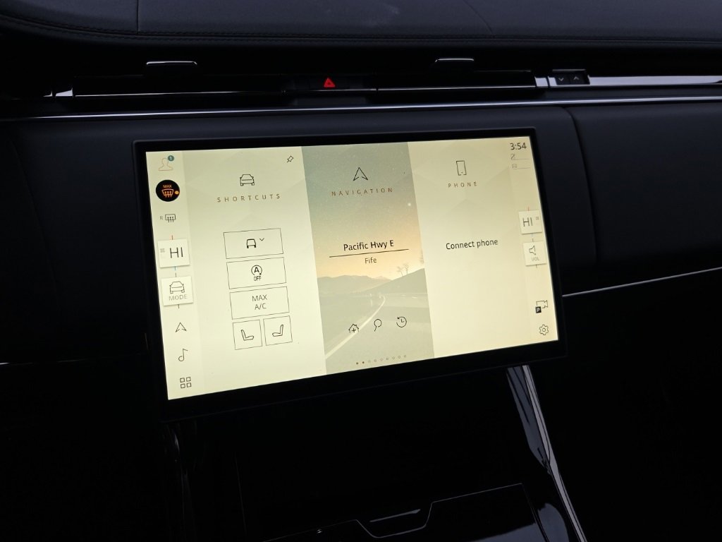 Used 2025 Land Rover Range Rover Sport SE image 25