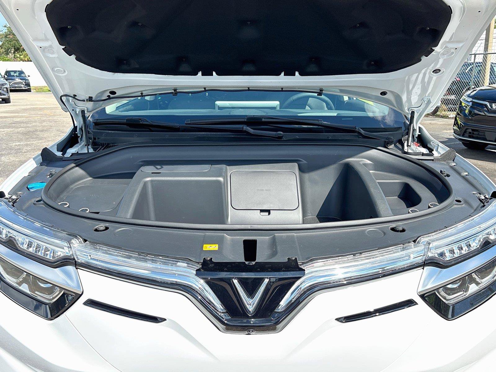 New 2027 VinFast VF 8 Eco AWD/4WD image 29