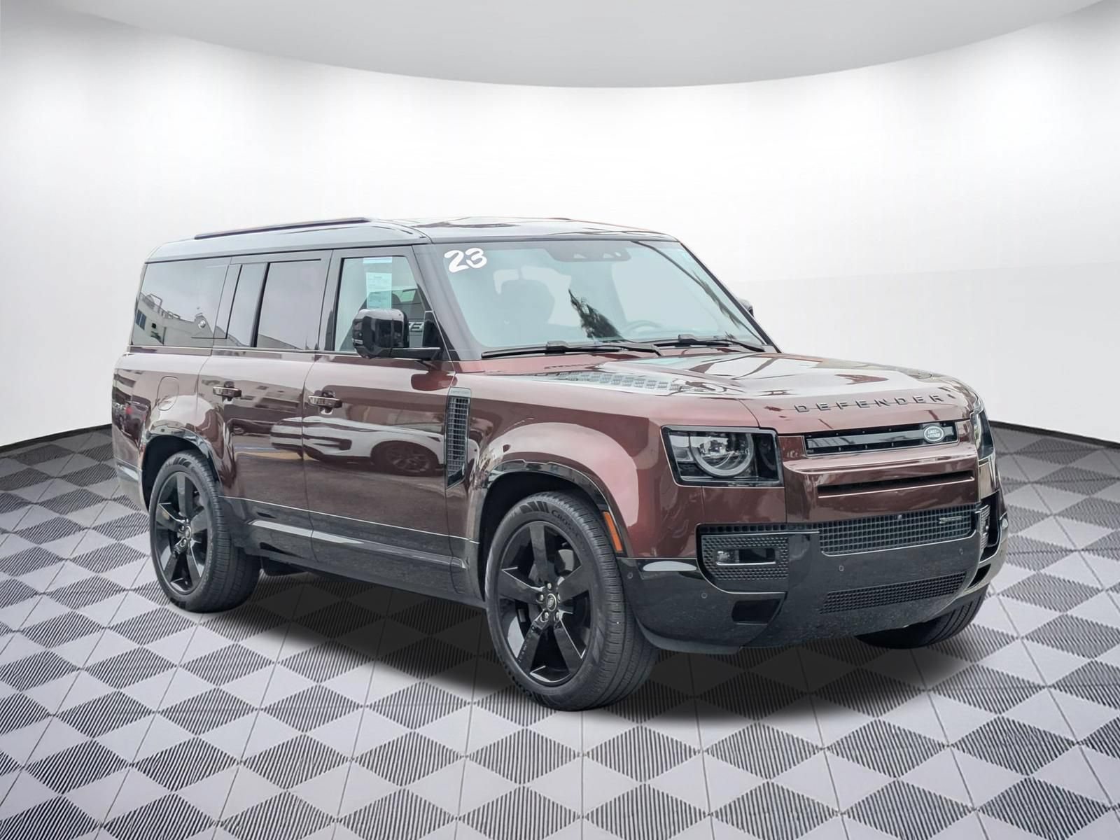 Used 2023 Land Rover Defender 130 X-Dynamic SE AWD/4WD image 7