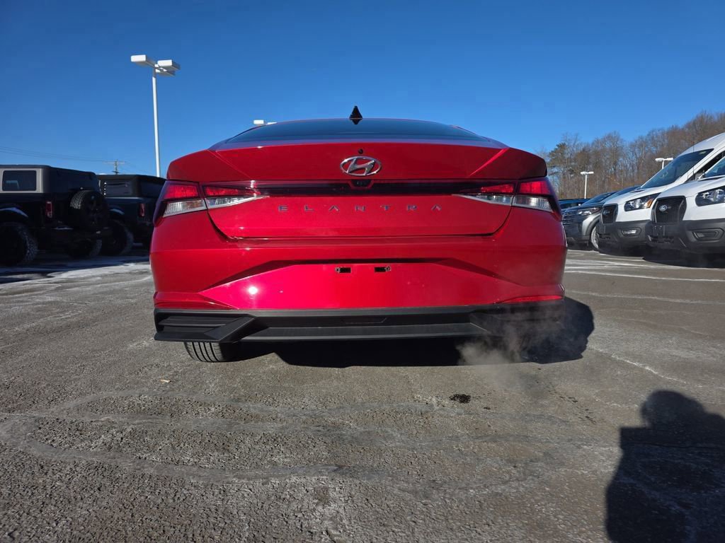 Used 2022 Hyundai Elantra SEL image 16