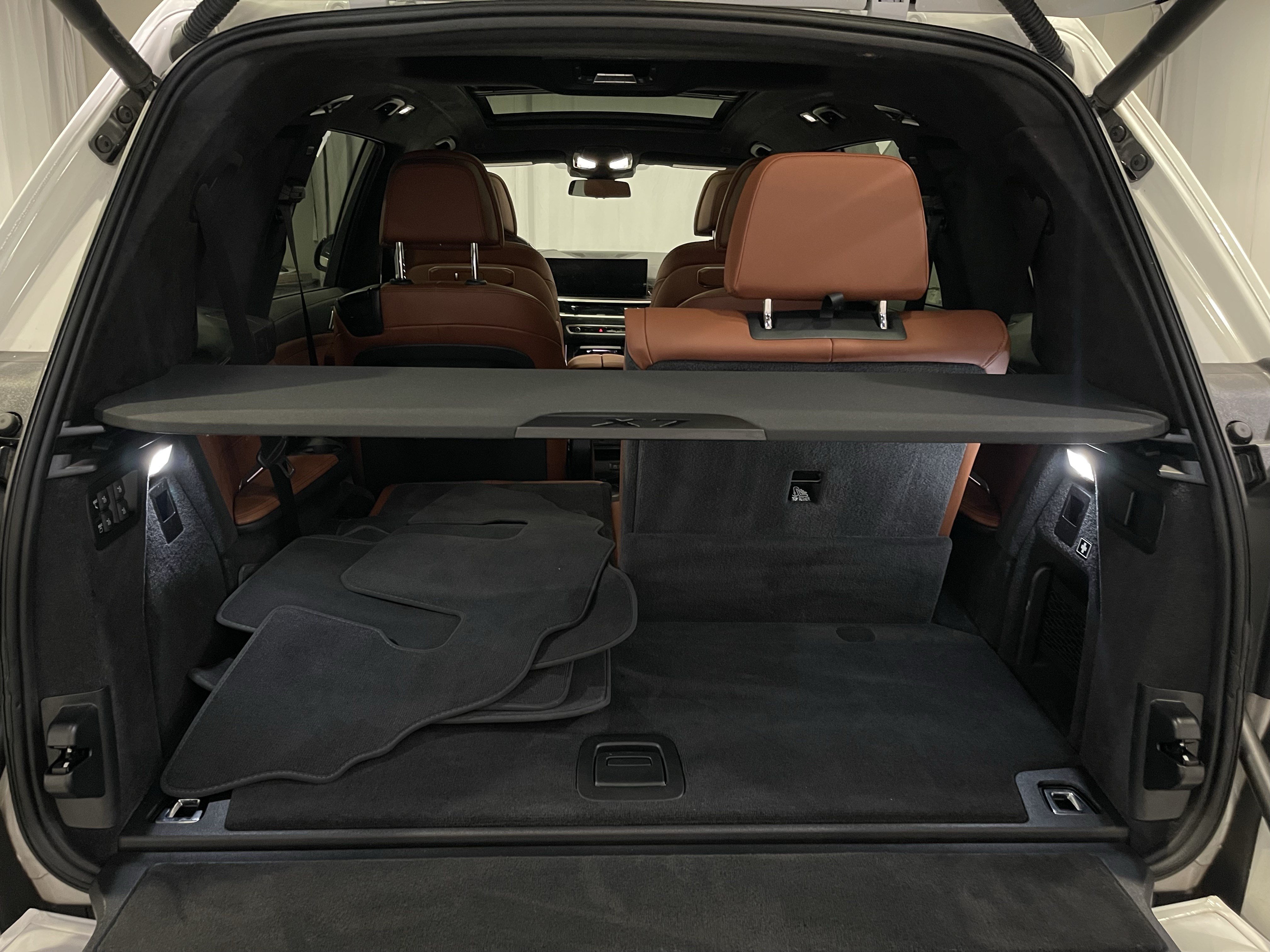 Certified 2025 BMW X7 M60i w/ Executive Package AWD/4WD image 27