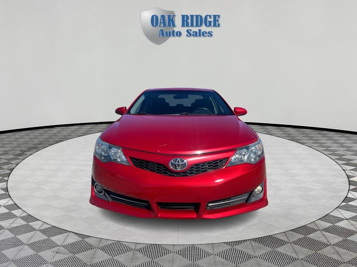 Used 2013 Toyota Camry SE image 2