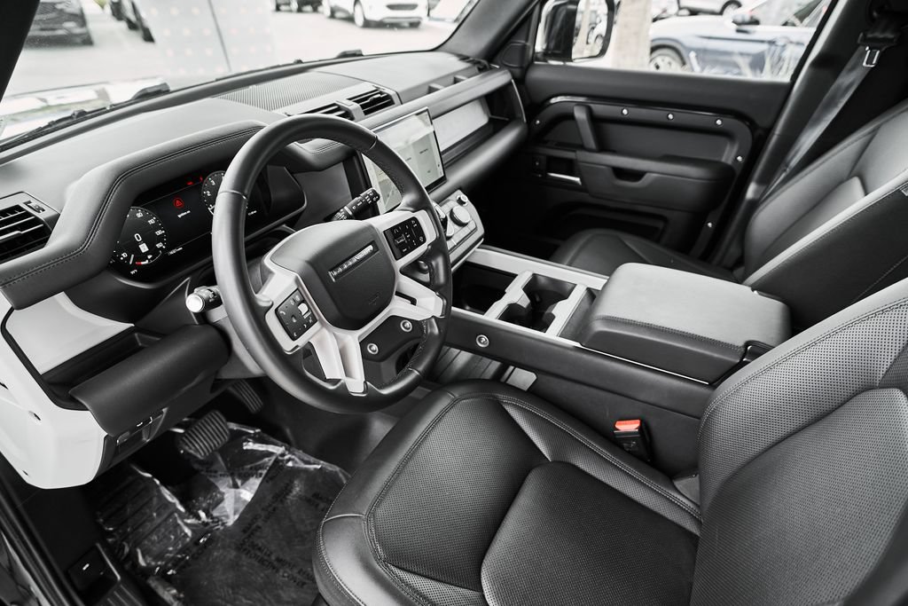 Used 2025 Land Rover Defender 110 S AWD/4WD image 2