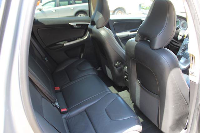 Used 2010 Volvo XC60 T6 AWD/4WD image 27