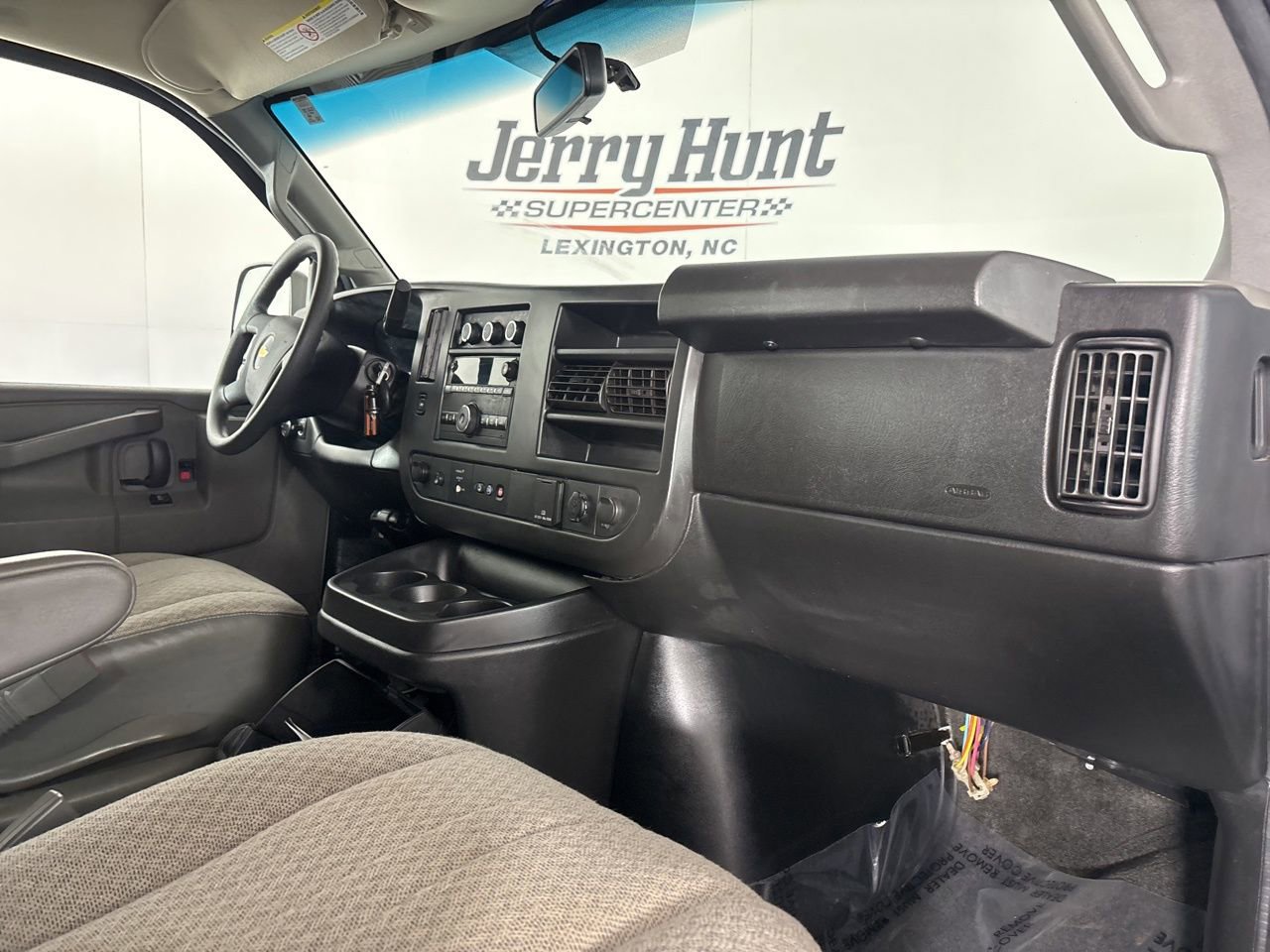 Used 2017 Chevrolet Express 3500 LT w/ LT Preferred Equipment Group image 23