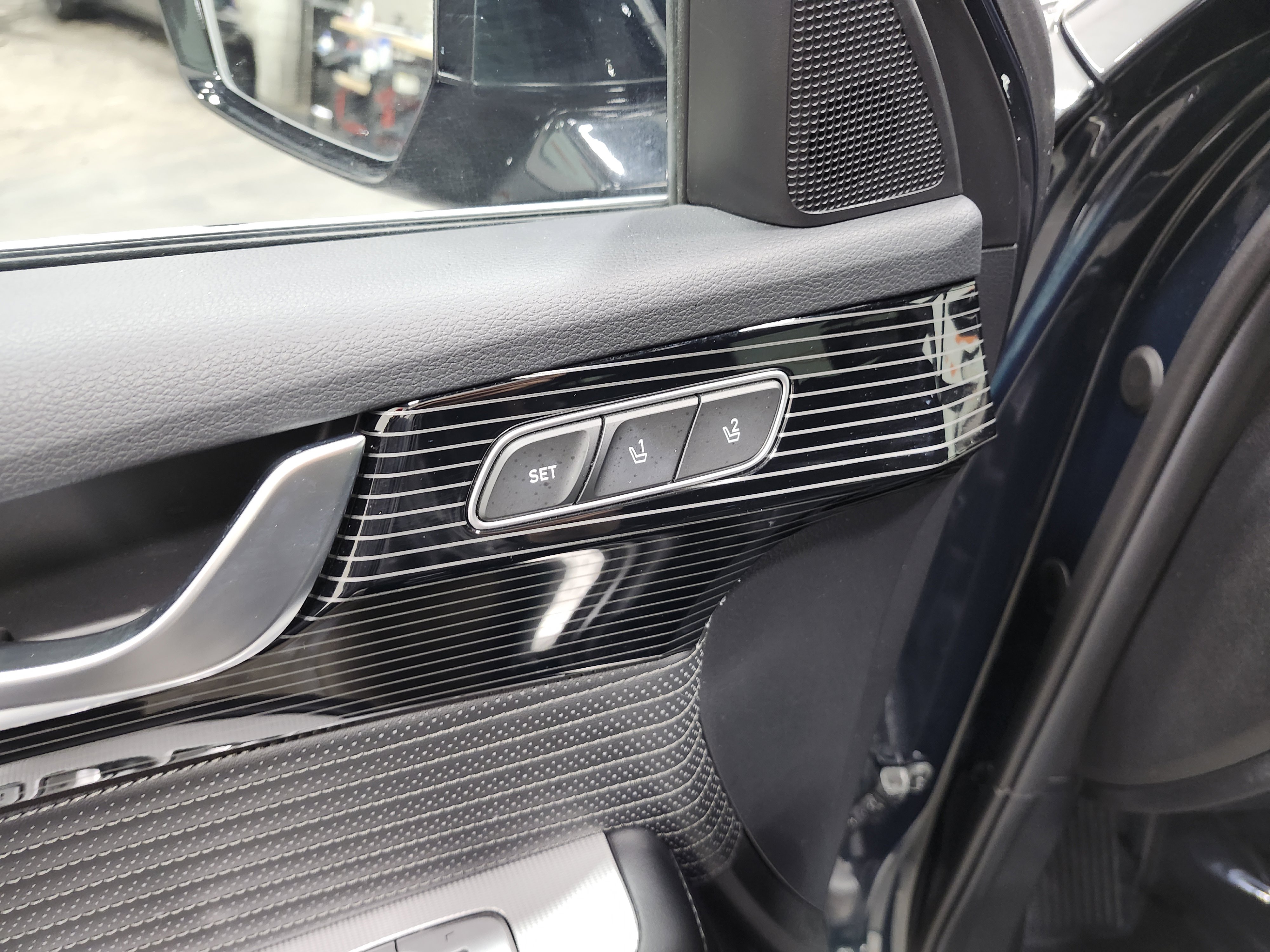 Used 2025 Hyundai Palisade Calligraphy image 32