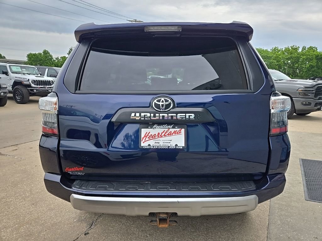 Used 2020 Toyota 4Runner TRD Off-Road Premium w/ Moonroof Package AWD/4WD image 10