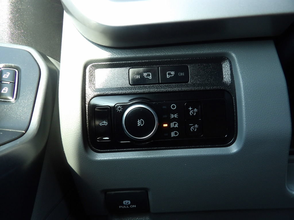 Used 2023 Ford F350 XLT AWD/4WD image 19