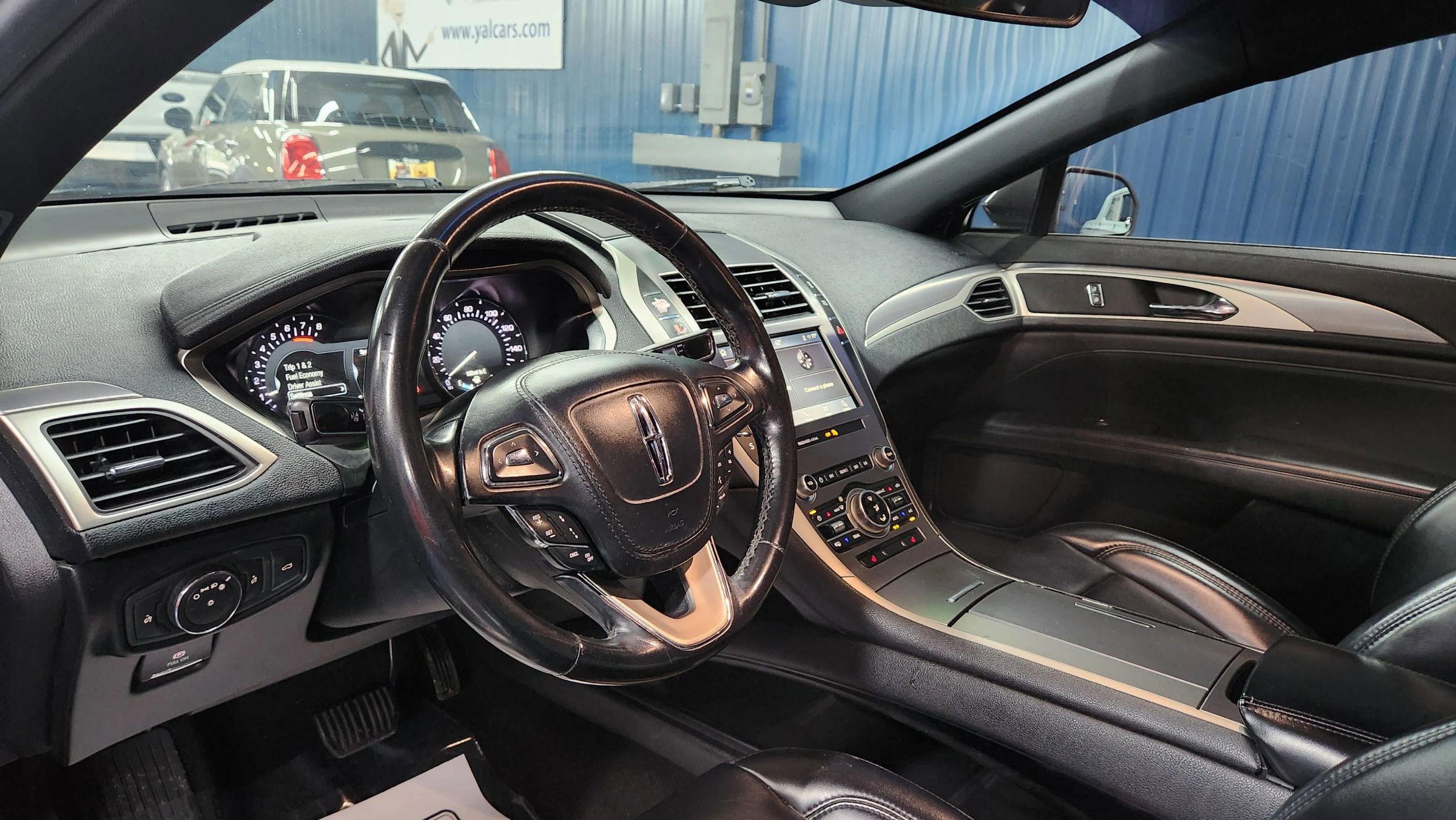 Used 2020 Lincoln MKZ image 8