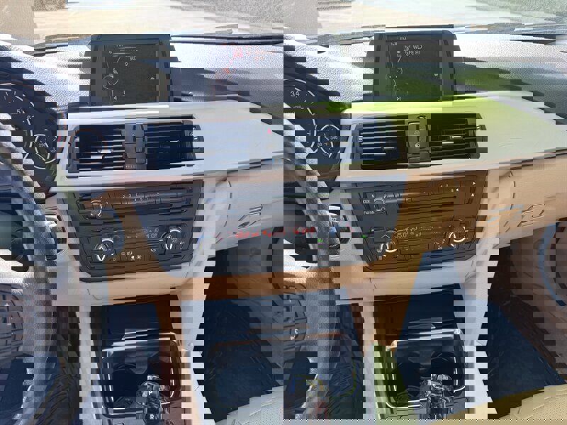 Used 2015 BMW 320i Sedan image 9