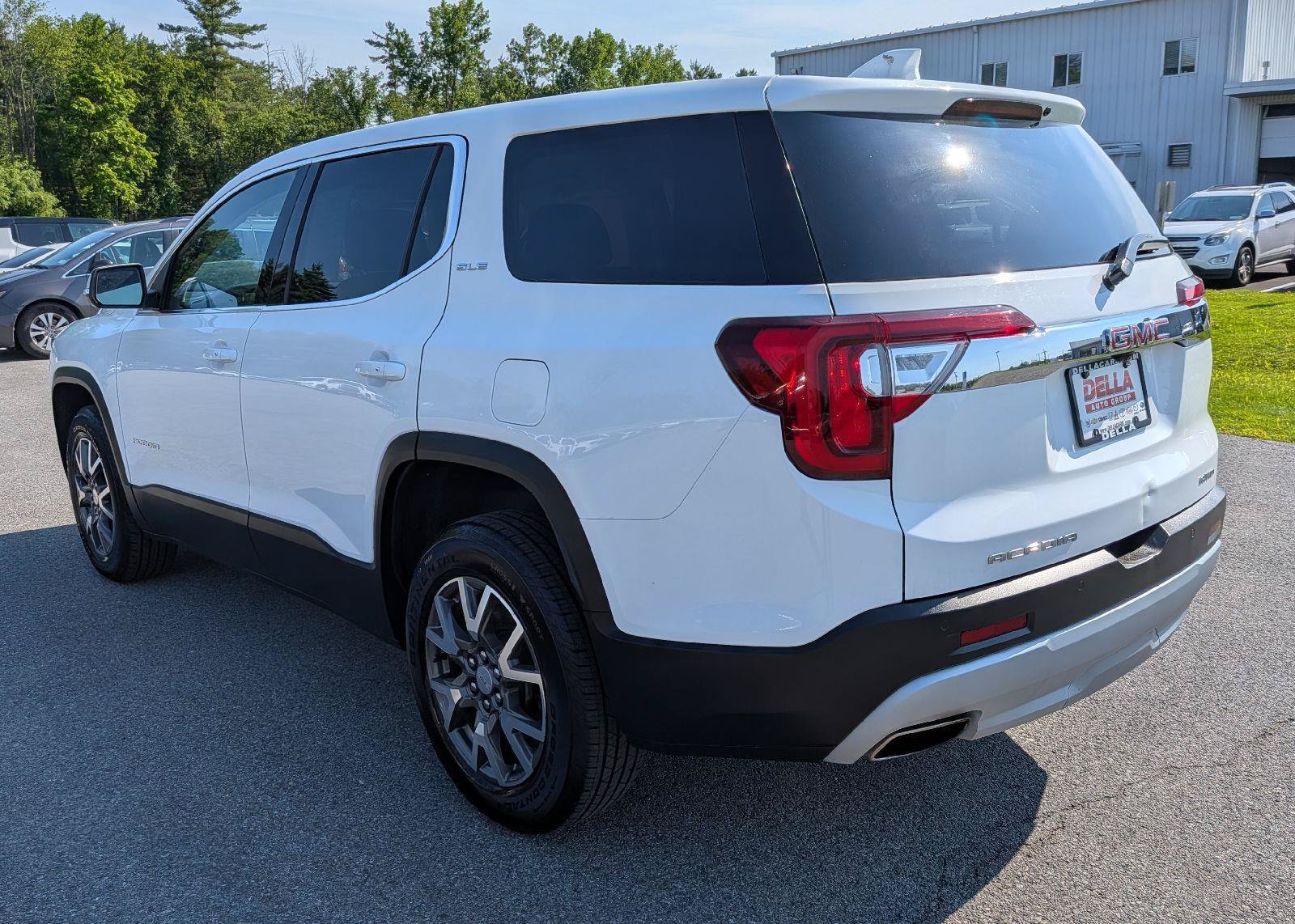 Used 2022 GMC Acadia SLE AWD/4WD image 8