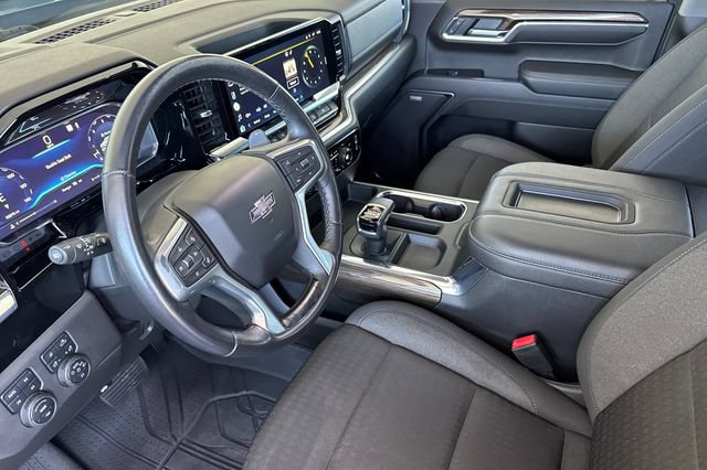 Used 2022 Chevrolet Silverado 1500 RST w/ Convenience Package II AWD/4WD image 10
