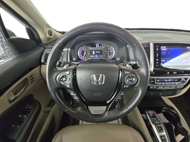 Used 2017 Honda Pilot Touring image 12
