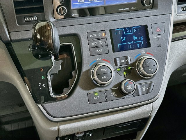 Used 2020 Toyota Sienna XLE AWD/4WD image 16
