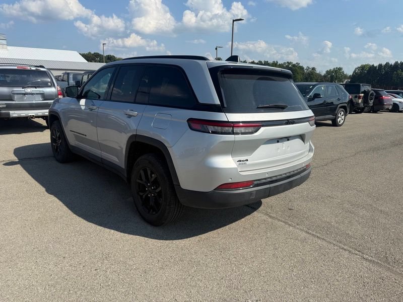 Used 2024 Jeep Grand Cherokee Altitude AWD/4WD image 18