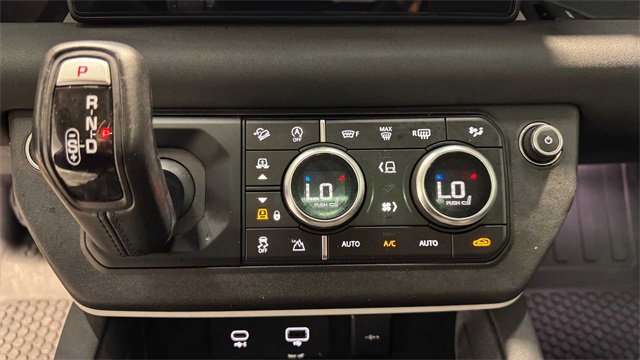 Used 2020 Land Rover Defender 110 SE image 35