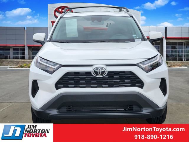 Used 2025 Toyota RAV4 XLE w/ Convenience Package FWD image 2