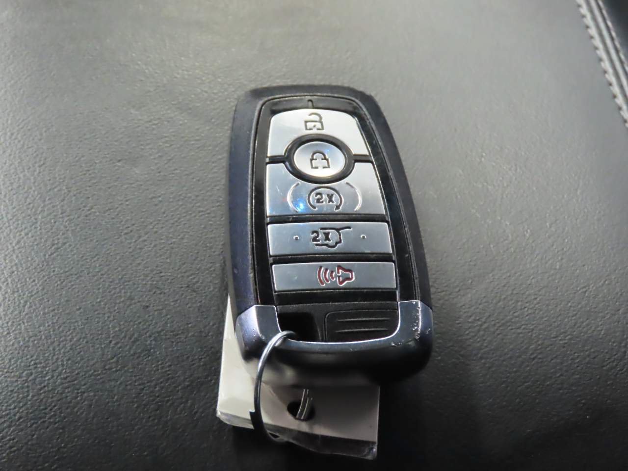 Used 2023 Ford Explorer XLT w/ Equipment Group 202A RWD image 19