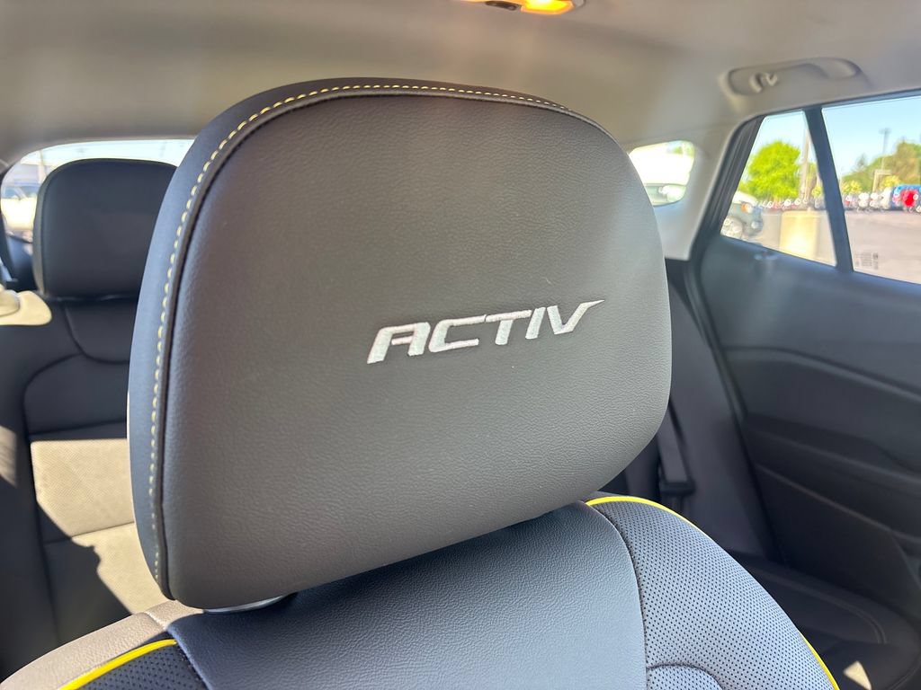 Used 2024 Chevrolet Trax ACTIV w/ Sunroof Package FWD image 29