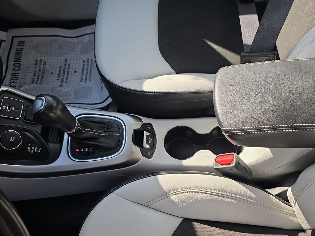 Used 2021 Jeep Compass Latitude image 29